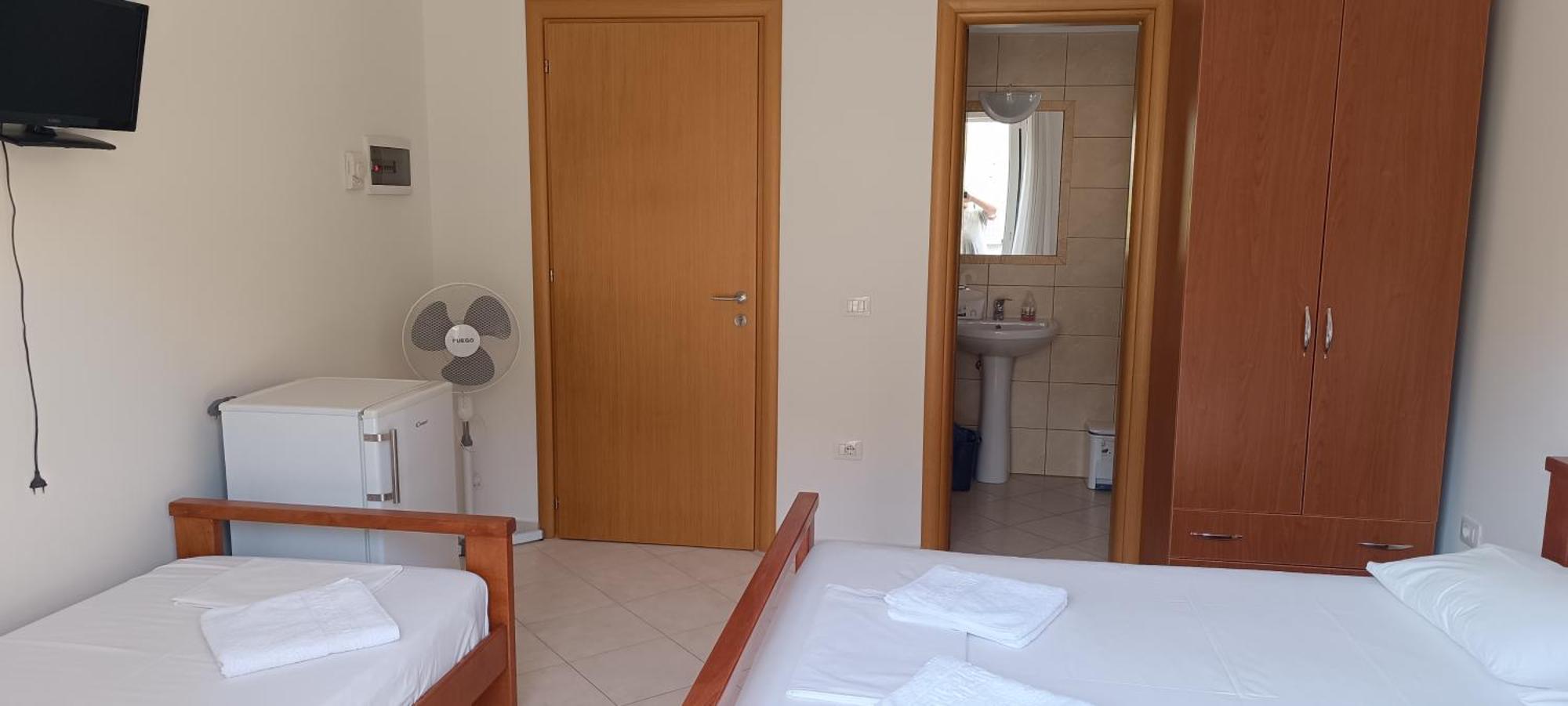El Doro Rooms Dhermi Bagian luar foto