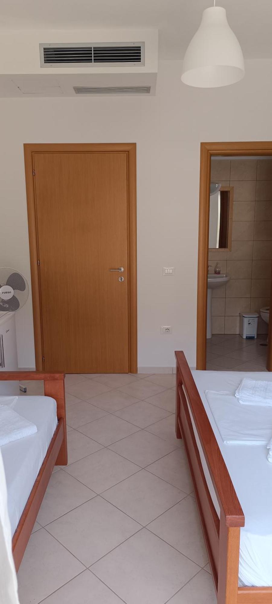 El Doro Rooms Dhermi Bagian luar foto